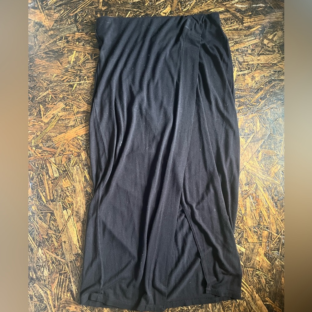 Maxi skirt with slit